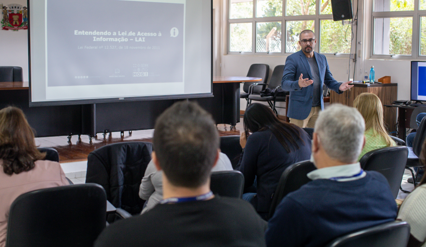 Marcos Torres, secretário adjunto da Secretaria Municipal de Transparência e Dados Abertos falou sobre a “Transparência e Lei de Acesso à Informação (LAI)”. (Warley Kenji/PMMC)