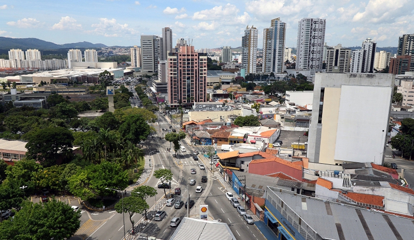 Primeira parcela do 13º salário a mais de 6 mil servidores públicos injetará R$ 16,6 milhões na economia da cidade (Foto: Ney Sarmento/PMMC)