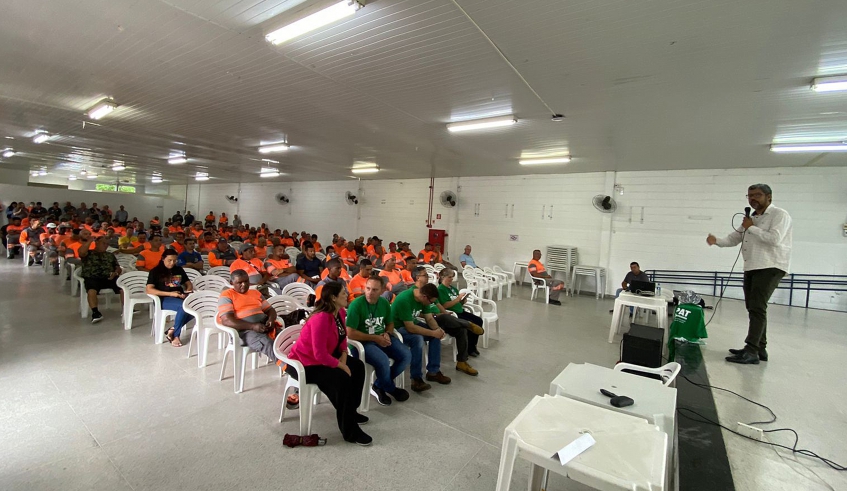 Servidores das mais diversas secretarias receberam informações importantes sobre saúde e segurança no trabalho (Divulgação/PMMC)