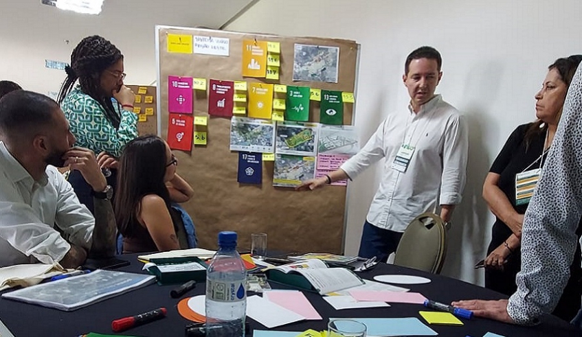 O secretário de Urbanismo, Claudio de Faria Rodrigues, e a secretária-adjunta de Transparência e Dados Abertos, Cristiane Ayres, participam do evento (Divulgação/PMMC)