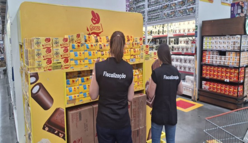 Equipe do Procon realiza fiscalização em 14 supermercados da cidade (Divulgação - PMMC)
