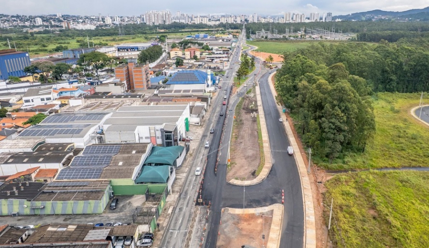 Obras estão em ritmo acelerado, com o objetivo de oferecer várias opções aos motoristas que trafegam pela região (Divulgação/PMMC)