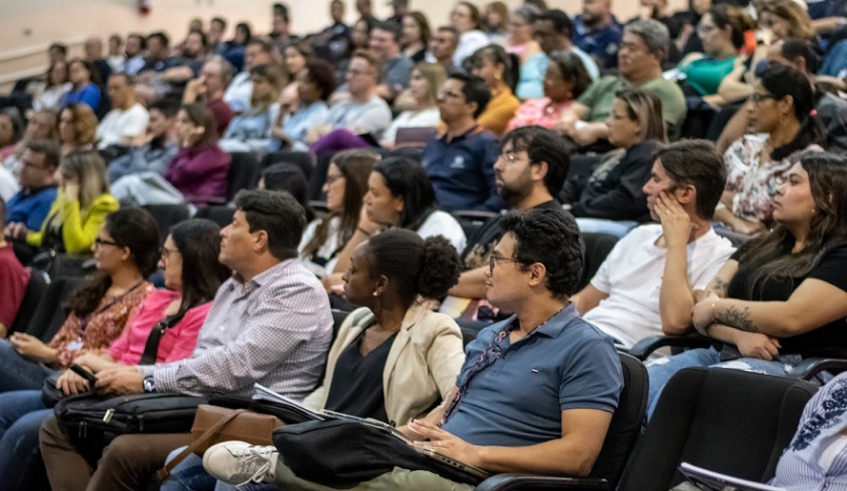 Primeiro dia do curso teve bom comparecimento de público, formado por servidores que acompanham processos de licitação (Divulgação/PMMC)