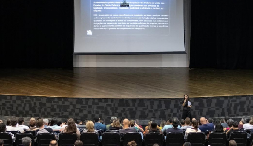 Servidores que participaram do curso receberam conteúdo atualizado sobre práticas relacionadas às licitações públicas (Divulgação/PMMC)