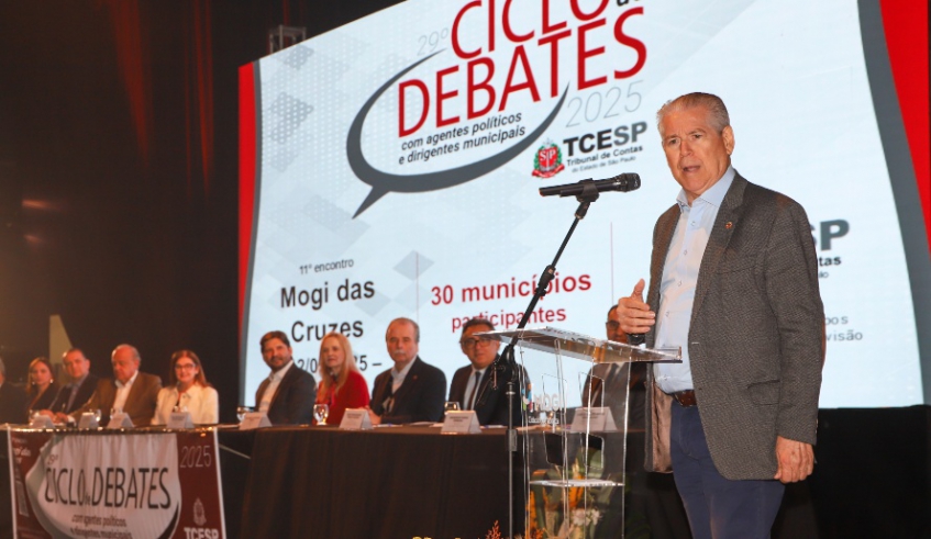 Presidente do TCE-SP, Roque Citadini, discursa no Ciclo de Debates, realizado nesta segunda-feira (12/05), no Cemforpe (Divulgação - PMMC)