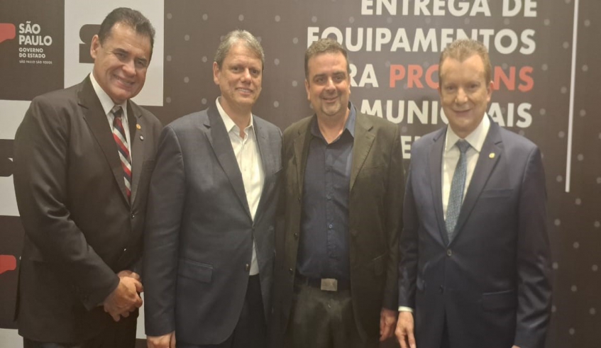 Governador Tarcísio de Freitas entregou 68 veículos e 479 tablets aos Procons conveniados para reforçar a atuação das unidades municipais