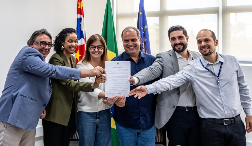 Evento marcou a assinatura do decreto 23.595/2025, que institui indicadores de qualidade do atendimento do Serviço de Informação ao Cidadão (SIC) (Divulgação/PMMC)