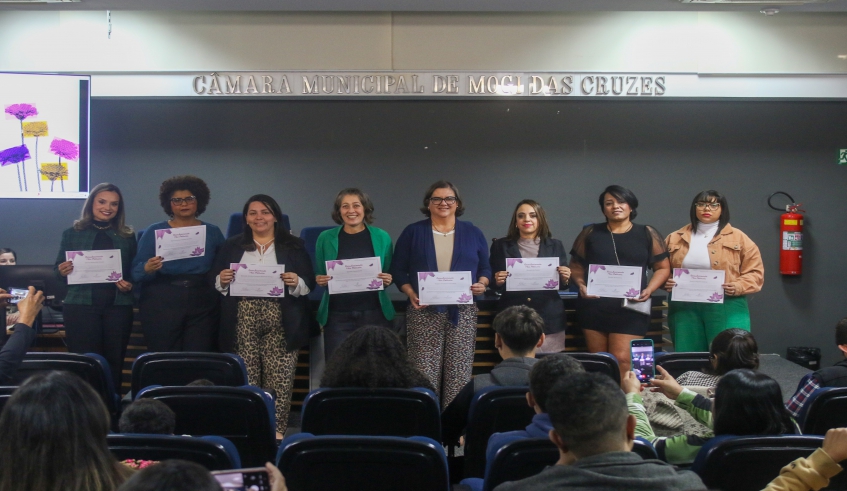 Concurso foi criado para celebrar relatos de vida de mães da cidade, marcando também o mês que comemora o Dia das Mães