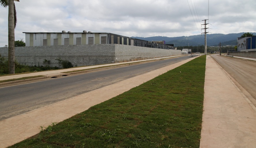 Trecho inicial da avenida já está concluído e proporcionará, no futuro, uma nova alternativa de deslocamento para os motoristas (Divulgação/PMMC)