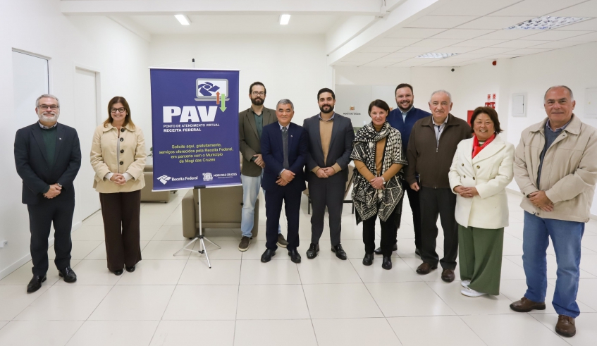 Prefeita Mara Bertaiolli e equipe recepcionaram representantes da Receita Federal para formalização de parceria que proporcionará mais serviços ao cidadão (Divulgação/PMMC)