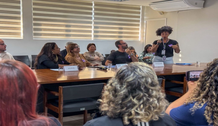 A auxiliar de Desenvolvimento da Educação (ADE), Graziele Cristina de Oliveira Eroles, falou em nome das servidoras portadoras de fibromialgia