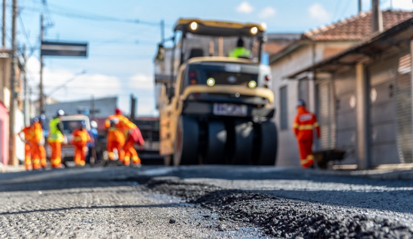 Recapeamento deste corredor de ônibus é importante para proporcionar melhores condições de tráfego, que impactam positivamente na mobilidade (Divulgação/PMMC)