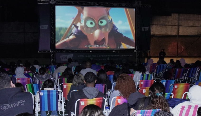 Filme "Meu Malvado Favorito 4" foi acompanhado por uma plateia animada, com som e vídeo de alta qualidade, e ao lado de casa (Divulgação/PMMC)