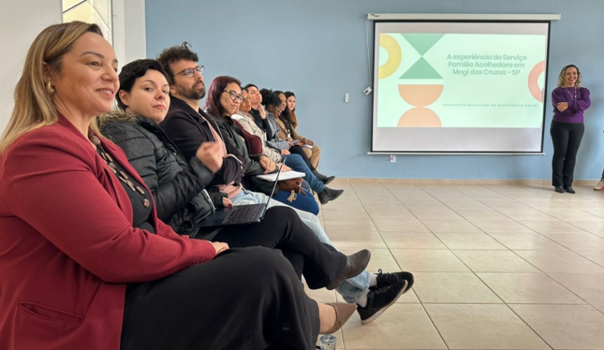 Mogi das Cruzes, única cidade da região com o Família Acolhedora em execução, apresentou boas práticas a 8 cidades do Alto Tietê, em encontro articulado pela DRADS (Divulgação/ PMMC)