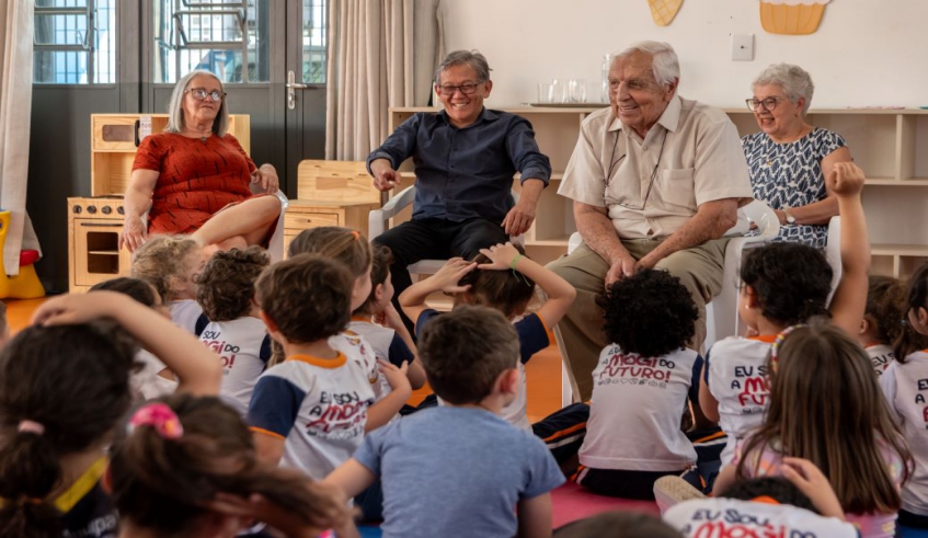 Bate-papo contou com a professora aposentada Nilza Gomes, o historiador Josemir Ferraz de Campos, o secretário municipal da Longevidade, Mauro Yokoyama e a poetisa Miriam Amélia