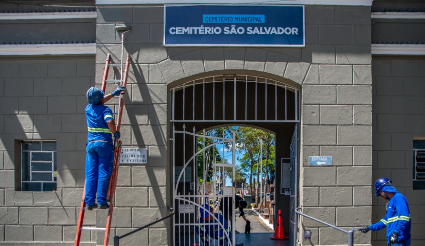 Além do prazo ampliado para proprietários providenciarem a limpeza de sepulturas, Prefeitura está promovendo a revitalização dos cemitérios (Divulgação/ PMMC)