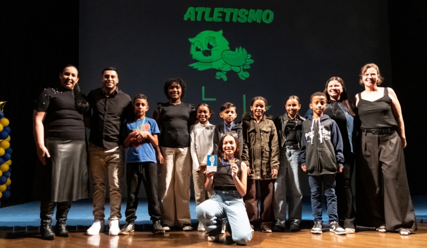 A EM Profa Etelvina Cáfaro Salustiano, no Conjunto Jefferson, foi a campeã da modalidade Atletismo e recebeu a premiação durante o evento. (Divulgação/PMMC)