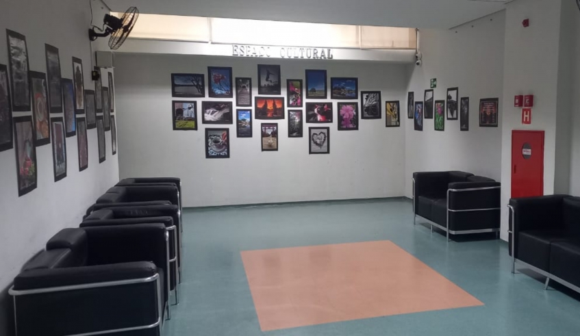 A exposição "Olhares Distintos", dos alunos das oficinas de fotografia do Crescer e do Fundo Social, fica em cartaz na Câmara de Mogi das Cruzes até o dia 17 (Divulgação/PMMC)