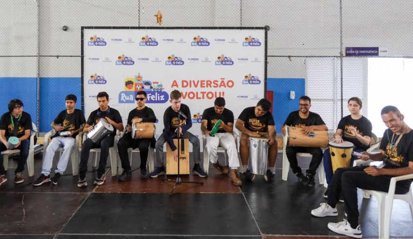 Edição deste sábado (08/11) do projeto Rua Mais Feliz levou opções de diversão, apresentações artísticas e serviços para a população do Botujuru (Divulgação/PMMC)