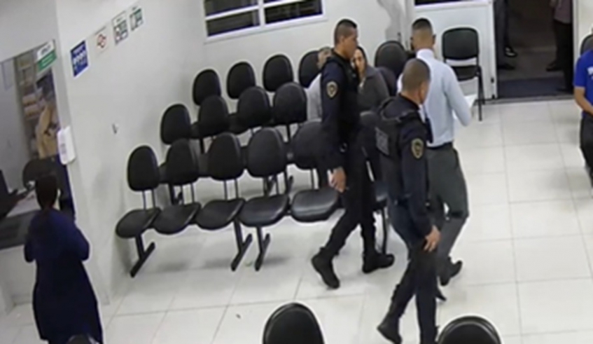 Guardas municipais esperaram o suspeito passar por consulta na UPA de Jundiapeba para fazerem a abordagem (Divulgação/PMMC)