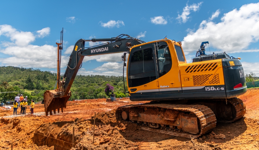 Obra de construção do novo Cempre de Biritiba Ussú está em andamento e atualmente está na fase de fundação do ginásio e da escola (Divulgação/PMMC)