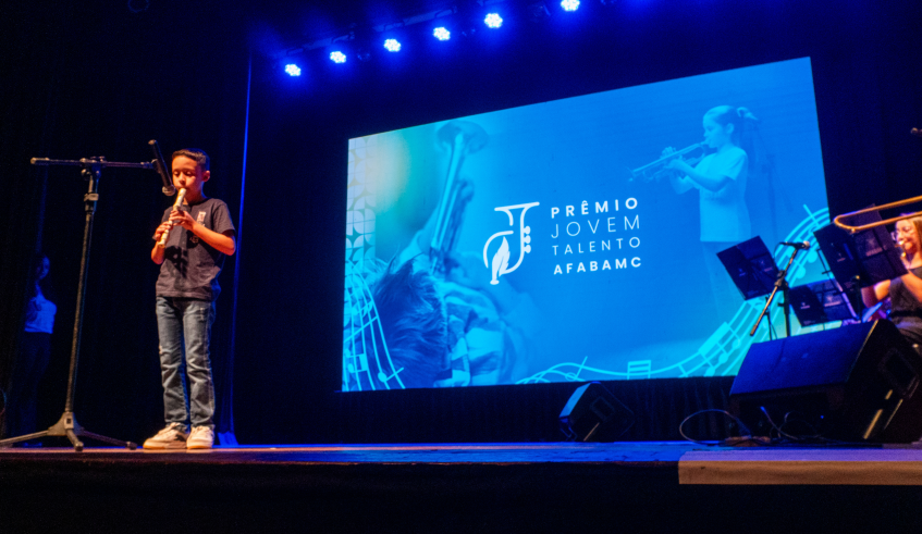 Pedro Lima Santos, da EM Verª Astréa Barral Nébias, em Nova Jundiapeba, foi o primeiro colocado da categoria Infantojuvenil. (Divulgação/PMMC)