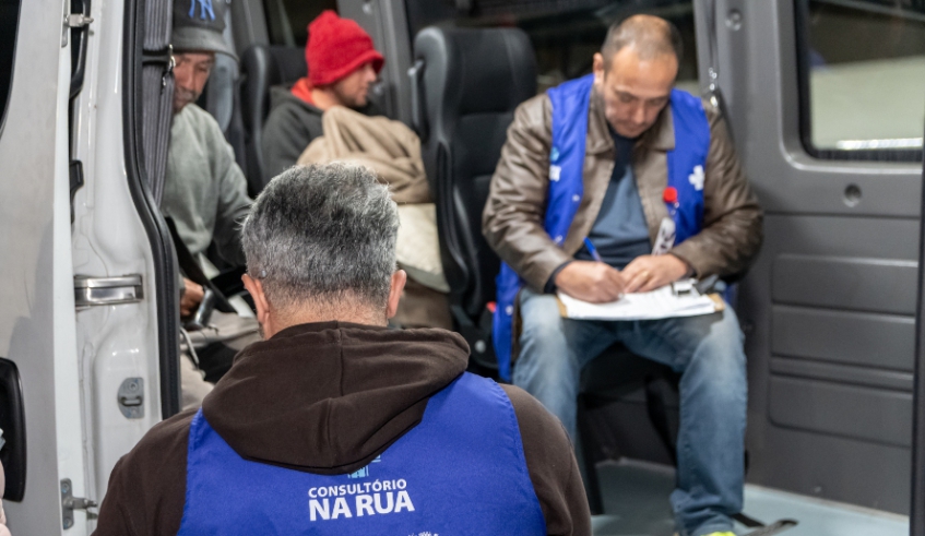 Consultório na Rua leva serviços à Praça Zumbi dos Palmares, nesta quinta-feira (20/11) - (Divulgação - PMMC)
