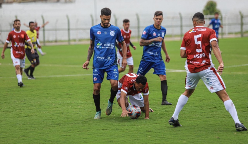 Para chegar à final da Copa Mogi de Futebol Amador, o Azulão venceu o Villa Rica por 1 a 0, no último final de semana, no estádio Nogueirão (Rogério Kocs/LMF)