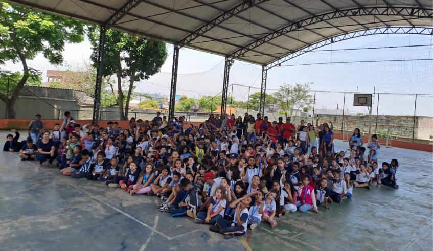 Mais de 300 estudantes da EM Profª Florisa Faustino Pinto, no Oropó, participaram do evento. (Divulgação/PMMC)