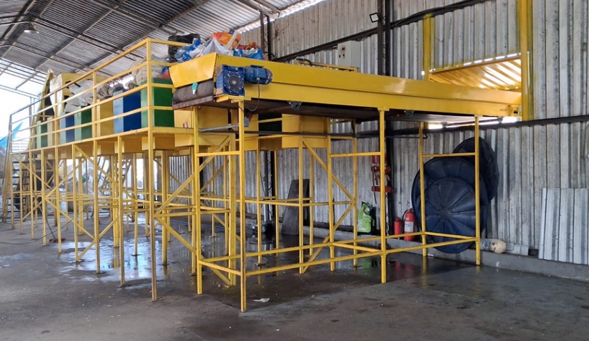 Equipamento funciona na Central de Triagem da Vila São Francisco, demandou um investimento de 260 mil e foi custeado pela cooperativa (Divulgação/PMMC)