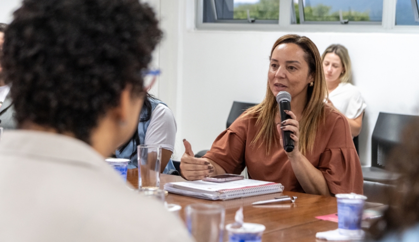 Prefeita Mara Bertaiolli e equipe da Assistência Social certificaram nesta quarta-feira mais 6 Famílias Acolhedoras que foram habilitadas pelo Serviço (Divulgação/ PMMC)