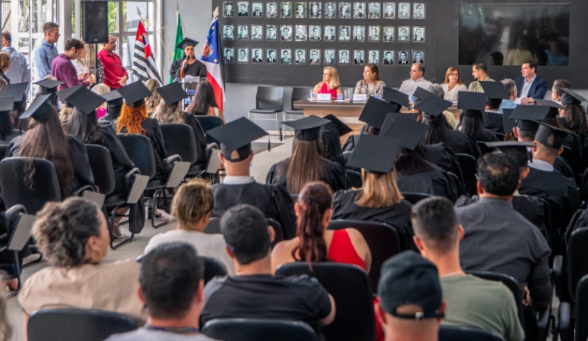 Formatura de Agentes Comunitários de Saúde e Agentes de Combate às Endemias foi realizada na última sexta-feira (05/12) - (Divulgação - PMMC)