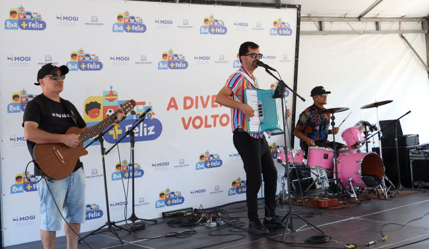 Rua Mais Feliz teve apresentação de crianças da oficina de ballet da Secretaria de Cultura e de grupos musicais, que animaram a população de Biritiba Ussú (Divulgação/PMMC)