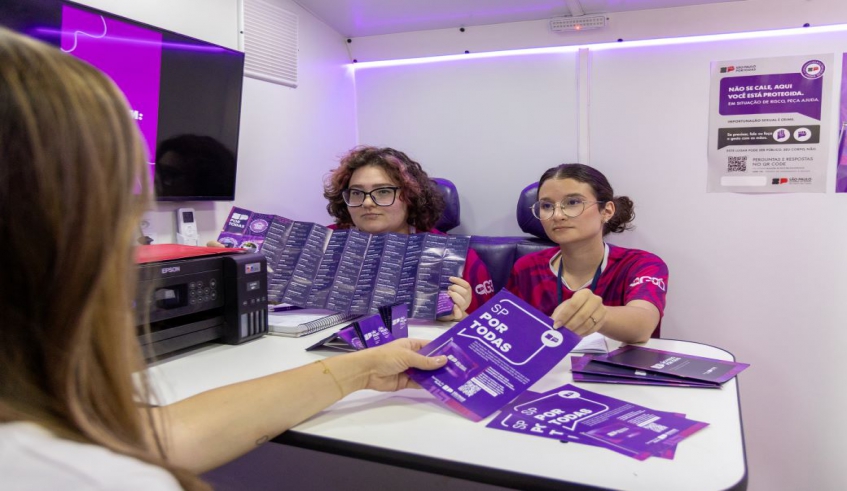 Ônibus percorre diversas regiões, incluindo o litoral, interior e grandes eventos