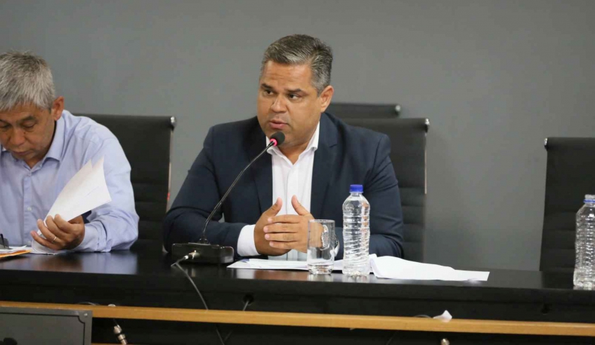 José Luiz Furtado citou metas e obras do Semae que visam à universalização do saneamento (Foto: Câmara Municipal de Mogi das Cruzes)