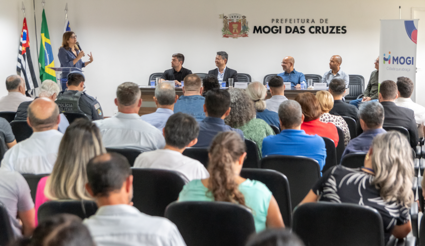 Também estiveram presentes os vereadores Felipe Lintz, Edson Santos e Johnny da Inclusão. (Divulgação/PMMC)