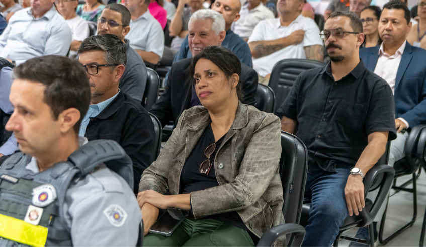 A solenidade reuniu representantes do poder público e da sociedade civil organizada. (Divulgação/PMMC)